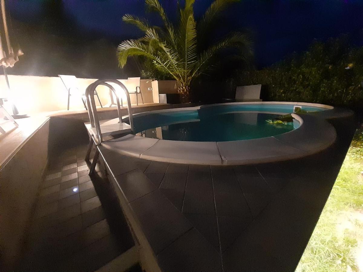 Holiday Home タヴッリア エクステリア 写真
